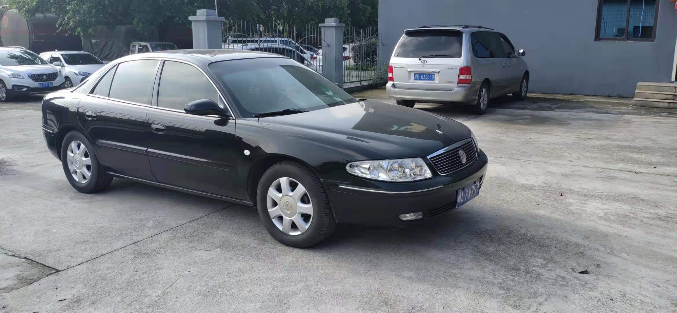 福克斯、上海別克機(jī)車拍賣