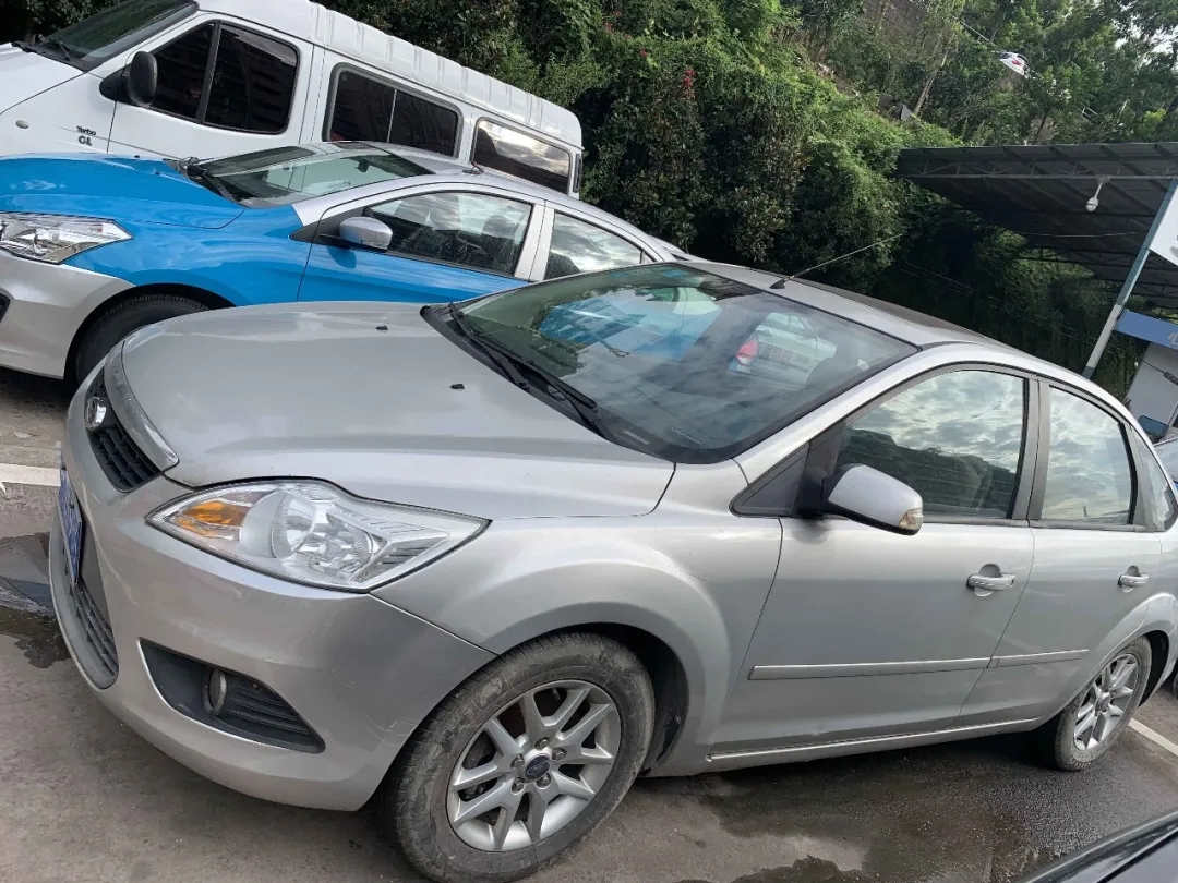 公開拍賣?？怂埂⑸虾e克牌機(jī)動(dòng)車